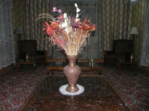 Hotel Shabrose Houseboats