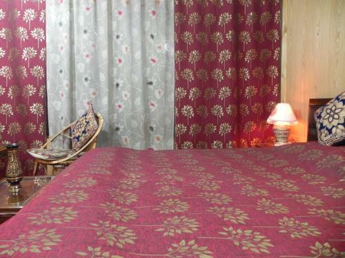 Hotel Shabrose Houseboats