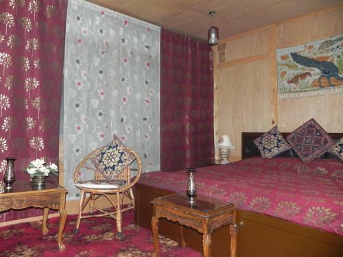 Hotel Shabrose Houseboats