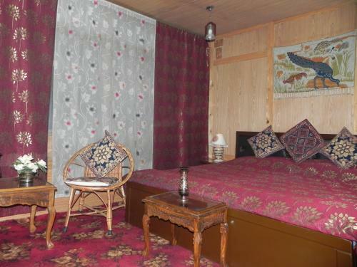 Hotel Shabrose Houseboats