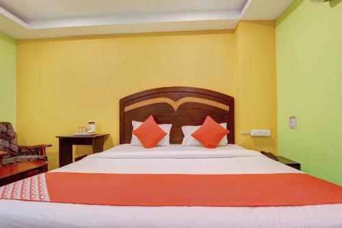 Hotel Oyo 8618 Mourya Grand