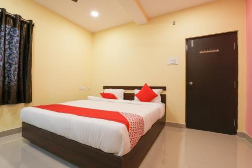 Hotel Oyo 13569 Virat Residency