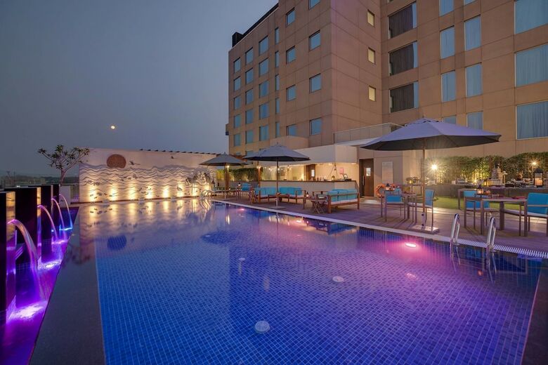Hotel Courtyard By Marriott Surat