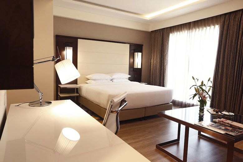 Hotel Courtyard By Marriott Surat