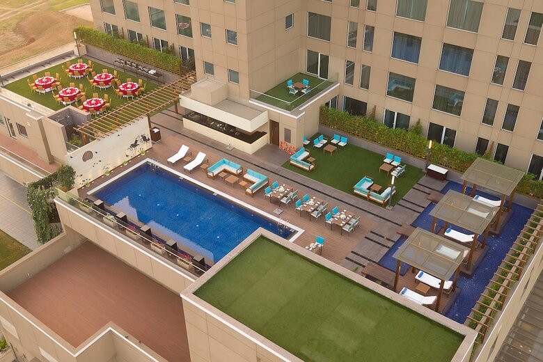 Hotel Courtyard By Marriott Surat