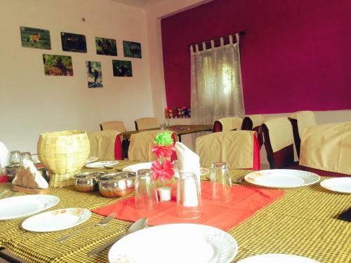 Hotel Narmada Palace