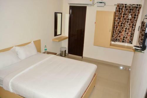 Hotel Aakash Temple View