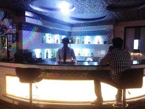 Hotel Poppys Tower Tiruppur