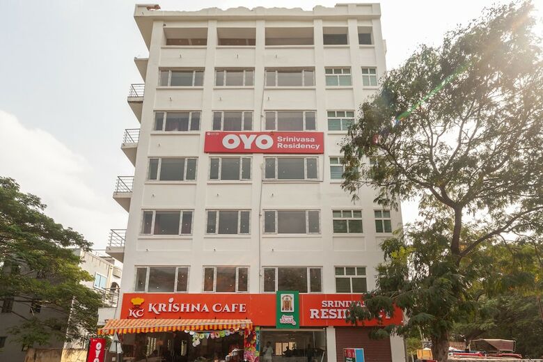Capital O 27775 Hotel Srinivasa Residency