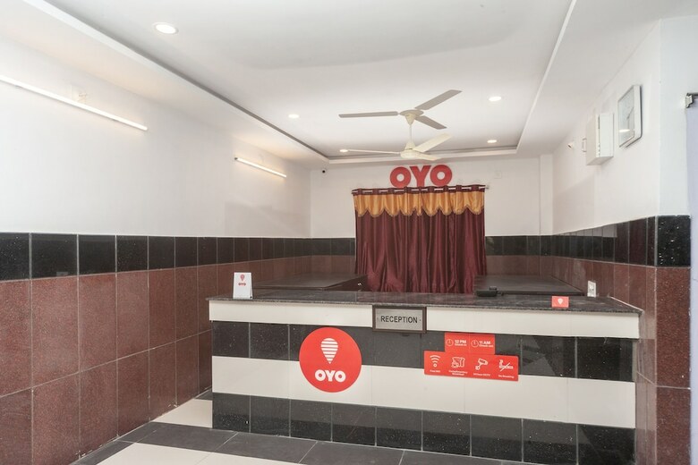 Capital O 27775 Hotel Srinivasa Residency
