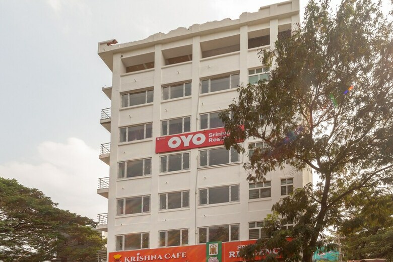 Capital O 27775 Hotel Srinivasa Residency