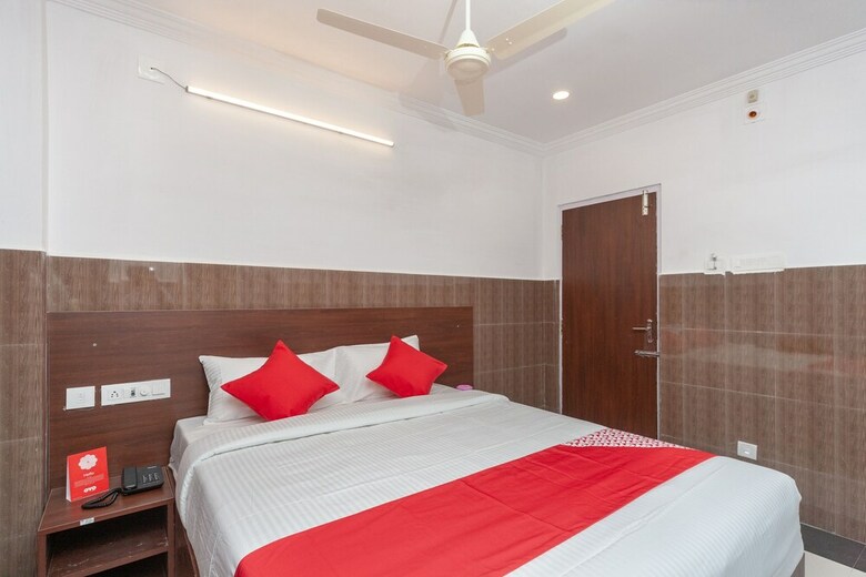 Capital O 27775 Hotel Srinivasa Residency