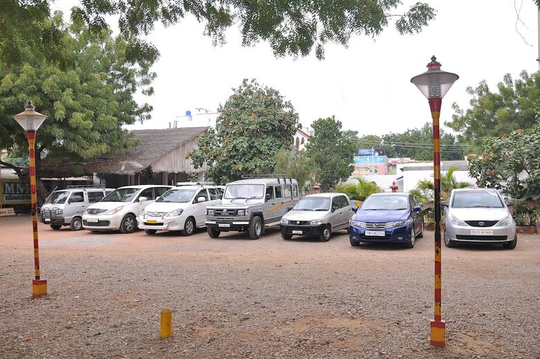 Hotel Mnh Royal Park