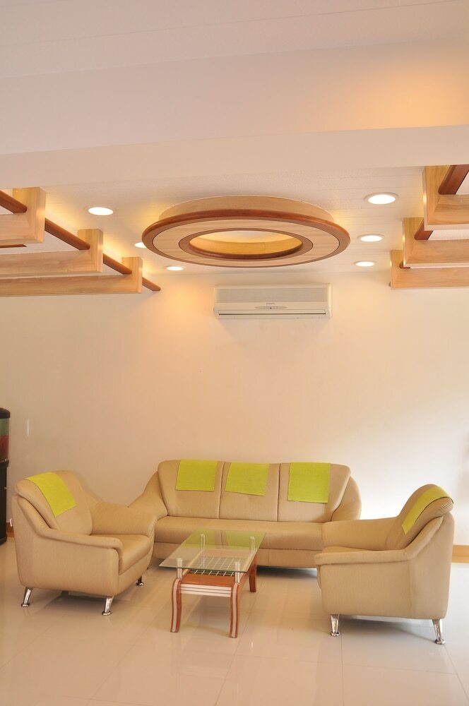 Hotel Mnh Royal Park