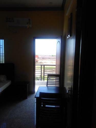 Hotel Gayathri & Lodges