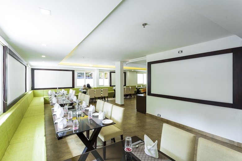 Summit Hampton Hotel
