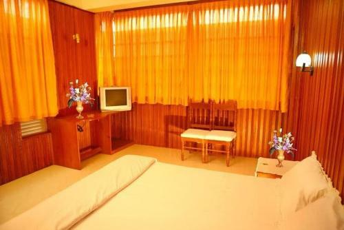 Hotel Dolphin Residency