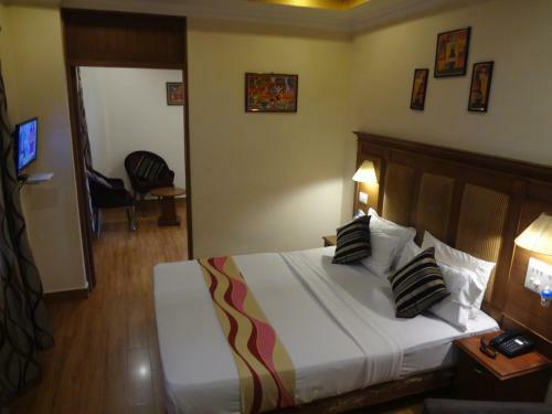 Hotel Seasons Thekkady