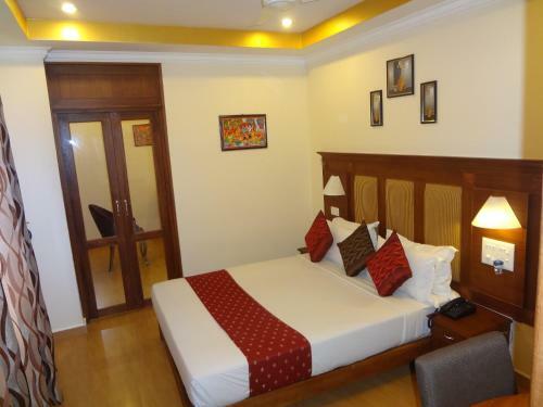 Hotel Seasons Thekkady