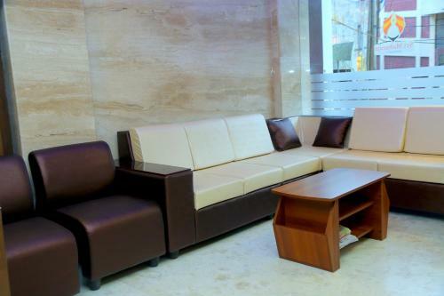 Hotel Sri Maharaja Residency