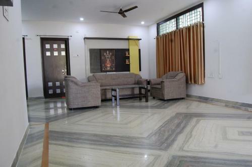 Sreenivas Serviced Apartment @tirupati