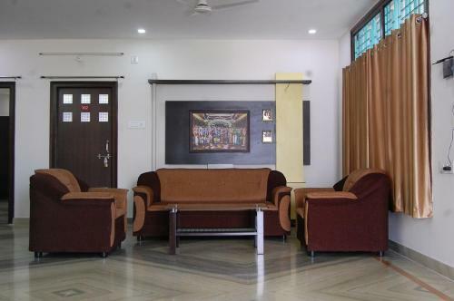 Sreenivas Serviced Apartment @tirupati