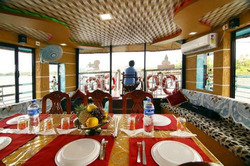 Kuttanaad Houseboats