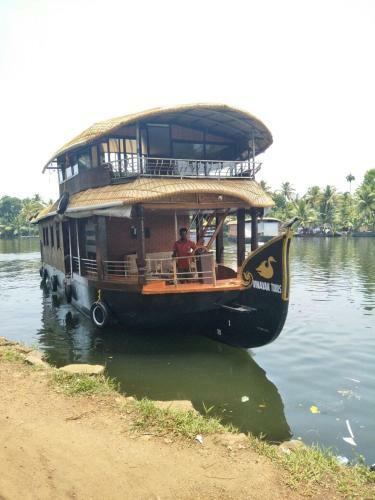 Kuttanaad Houseboats
