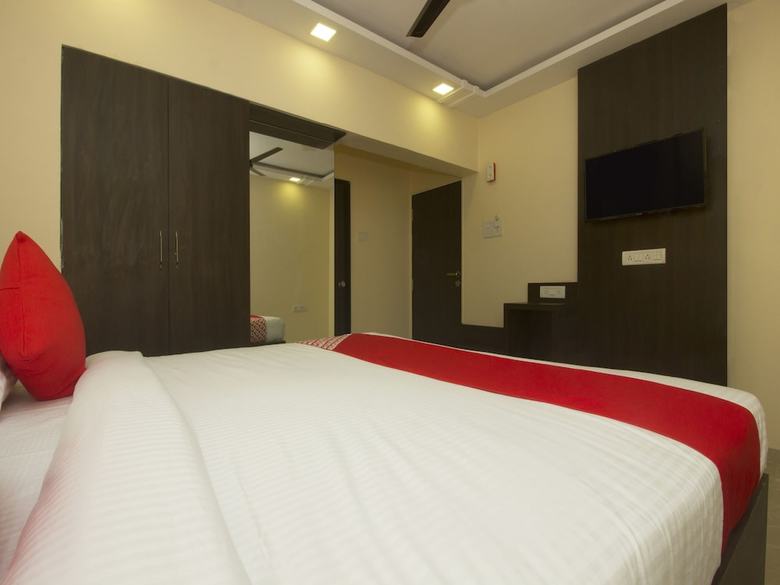 Oyo 17393 Hotel Elite Plaza