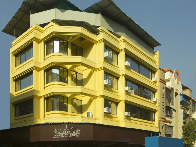 Oyo 17393 Hotel Elite Plaza