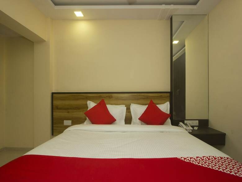 Oyo 17393 Hotel Elite Plaza