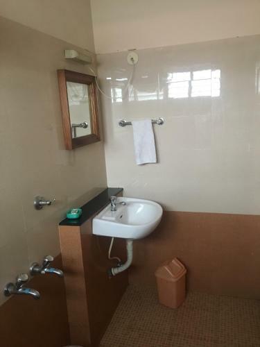 Hotel Safire Residency
