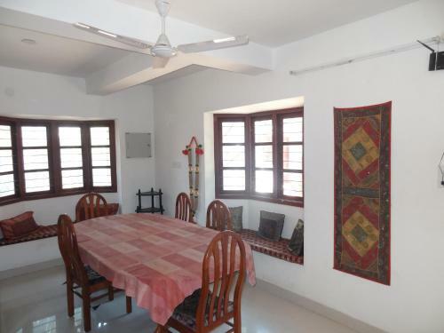 Hostal Montecello