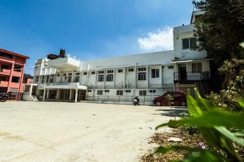 Hotel Collection O 36438 Zion International