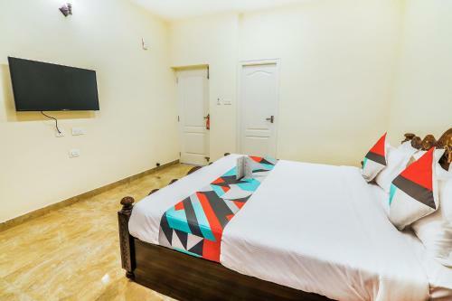 Fabexpress Royal Hideway Resort