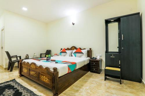 Fabexpress Royal Hideway Resort