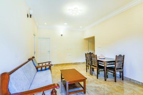Fabexpress Royal Hideway Resort