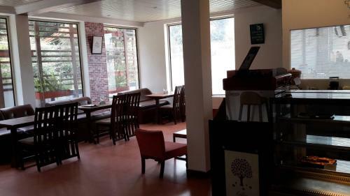 Hotel Olives Pleasant Stays