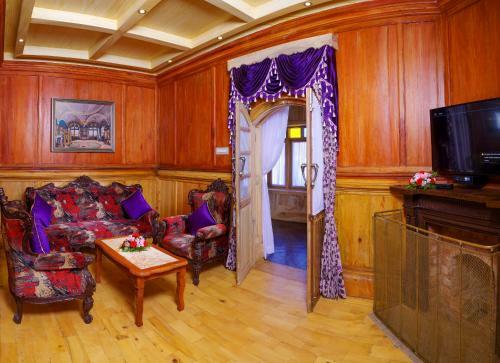 Hotel Vinnca West Downs Heritage Resort