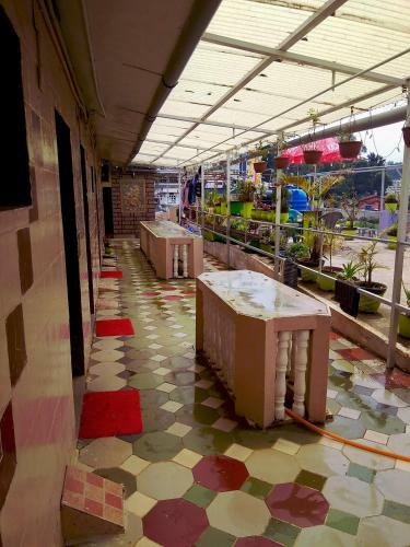 Hill Inn Rooms & Cottage