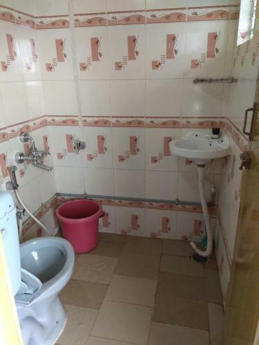 Hill Inn Rooms & Cottage