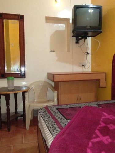 Hill Inn Rooms & Cottage