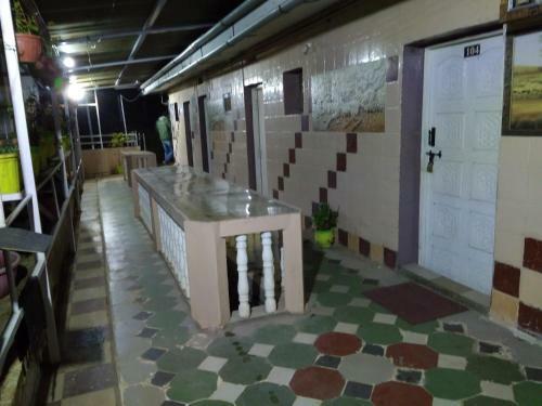 Hill Inn Rooms & Cottage