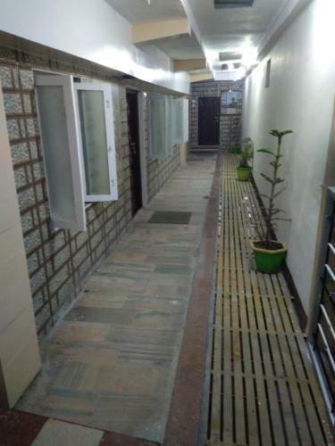 Hill Inn Rooms & Cottage