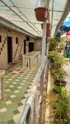 Hill Inn Rooms & Cottage