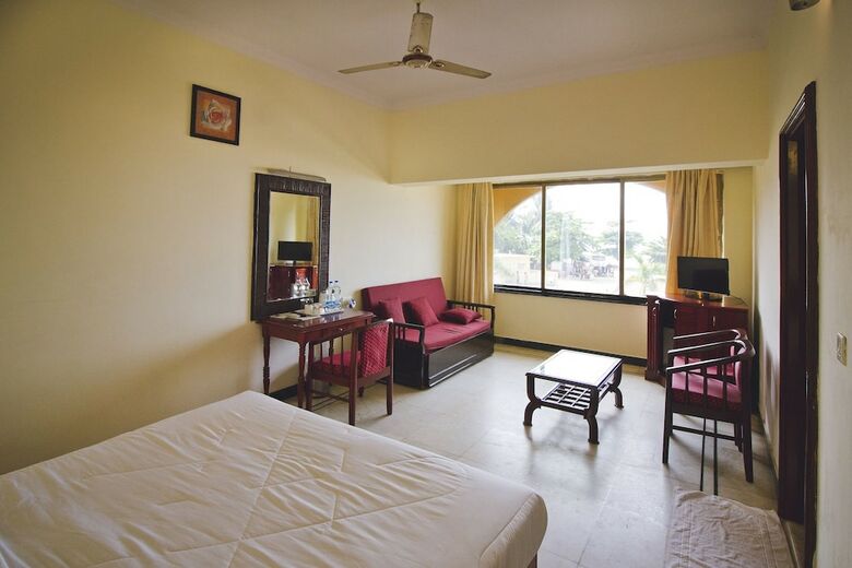 Hotel Paradise Isle Beach Resort