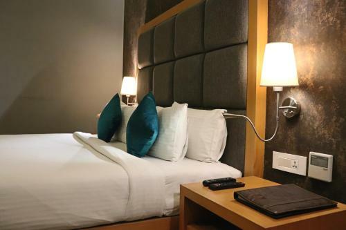 Posada Crimson Park Shree Kanak