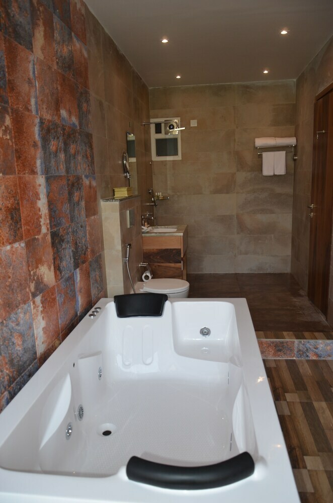 Hotel Justa Sajjangarh Resort & Spa