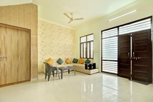 Graceful 3bhk Apartment In Udaipur