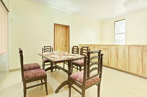 Graceful 3bhk Apartment In Udaipur